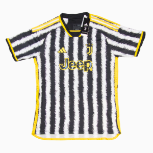 Imagen de la camiseta local de la Juventus para la temporada 2023-2024, vista frontal.