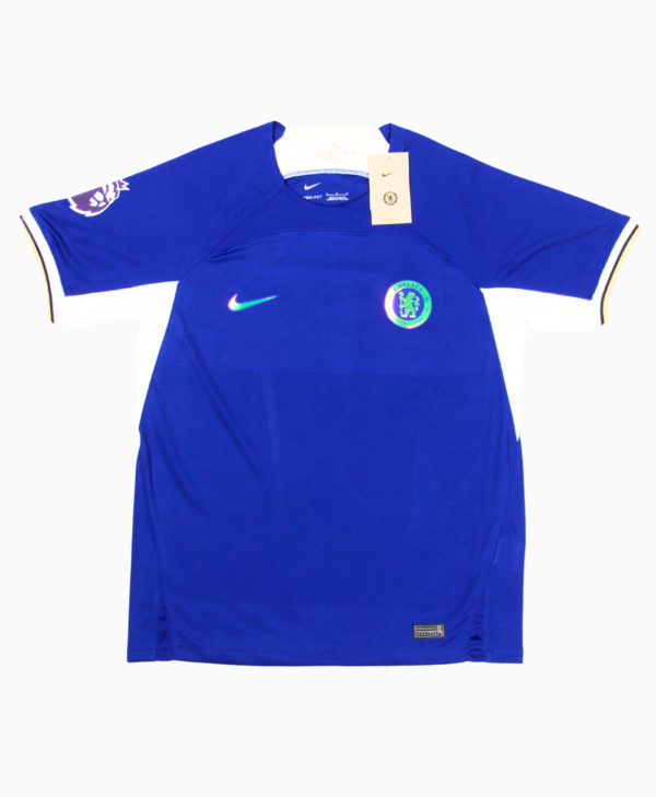 Imagen de la camiseta local del Chelsea de la temporada 2023-2024.